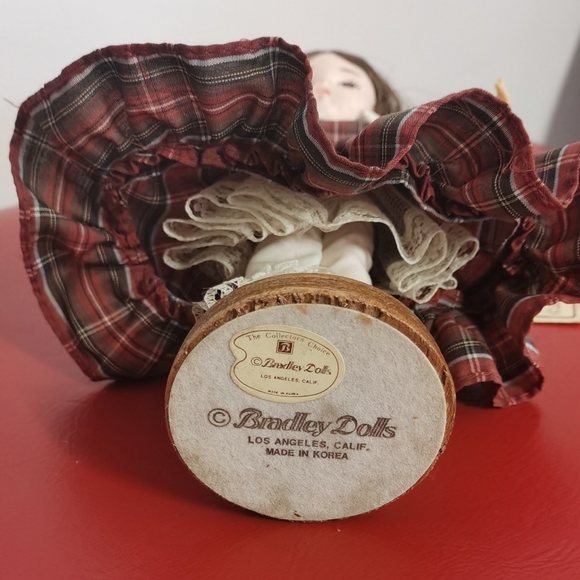 VINTAGE BRADLEY DOLLS ~ 9" COLLECTOR DOLL ~ BIG EYE DOLL ~ MISS SEPTEMBER DOLL - Picture 6 of 11